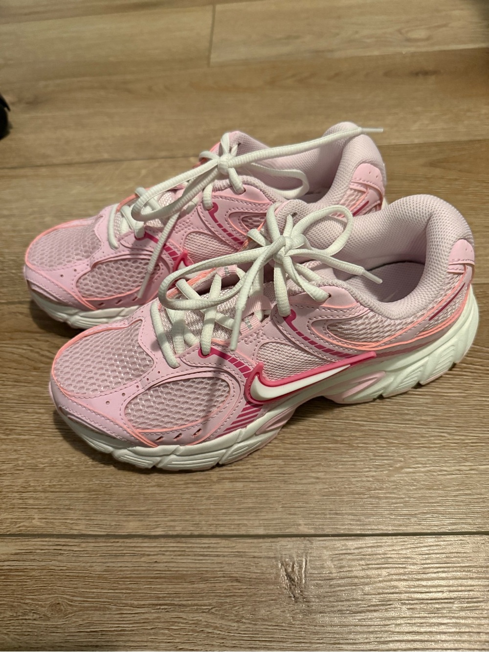Nike Women’s V5 RNR pink - Picture 3 of 6